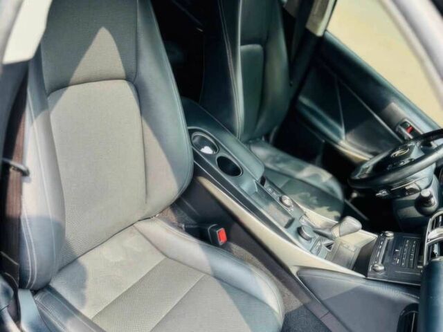 Чорний Лексус ІС, об'ємом двигуна 0 л та пробігом 88 тис. км за 4500 $, фото 11 на Automoto.ua