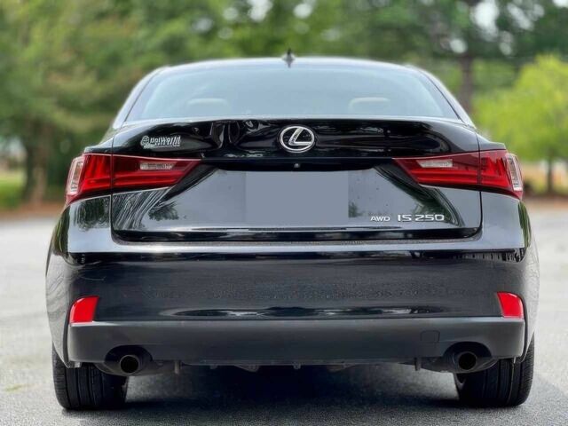 Черный Лексус ИС, объемом двигателя 2.5 л и пробегом 126 тыс. км за 10000 $, фото 3 на Automoto.ua