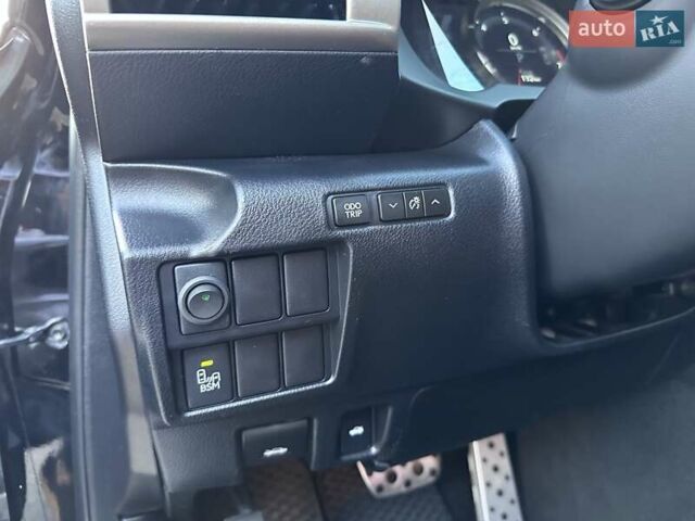 Чорний Лексус ІС, об'ємом двигуна 2.5 л та пробігом 177 тис. км за 14500 $, фото 29 на Automoto.ua
