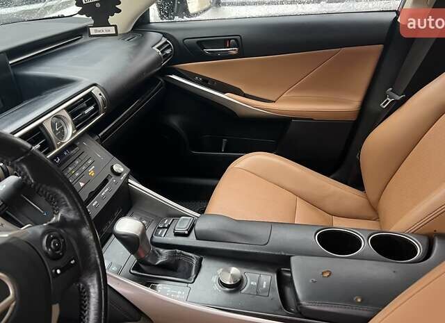 Черный Лексус ИС, объемом двигателя 2.5 л и пробегом 240 тыс. км за 16500 $, фото 6 на Automoto.ua