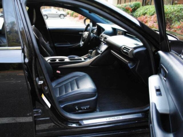 Черный Лексус ИС, объемом двигателя 2.5 л и пробегом 79 тыс. км за 11200 $, фото 10 на Automoto.ua