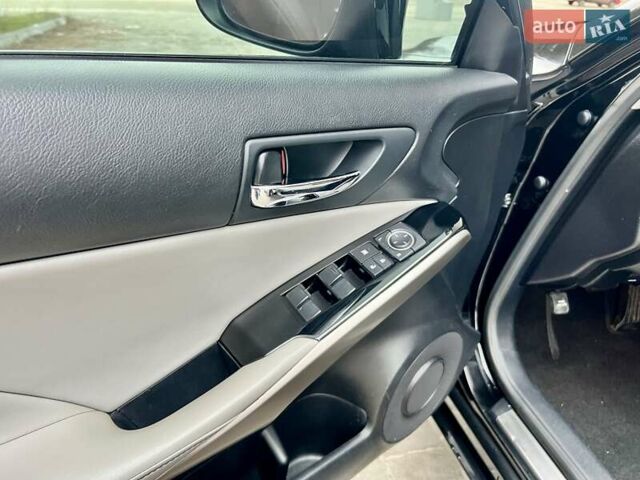 Чорний Лексус ІС, об'ємом двигуна 2.5 л та пробігом 195 тис. км за 14900 $, фото 21 на Automoto.ua