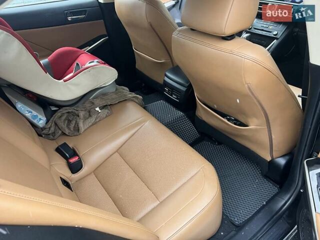 Черный Лексус ИС, объемом двигателя 2.5 л и пробегом 240 тыс. км за 16500 $, фото 5 на Automoto.ua