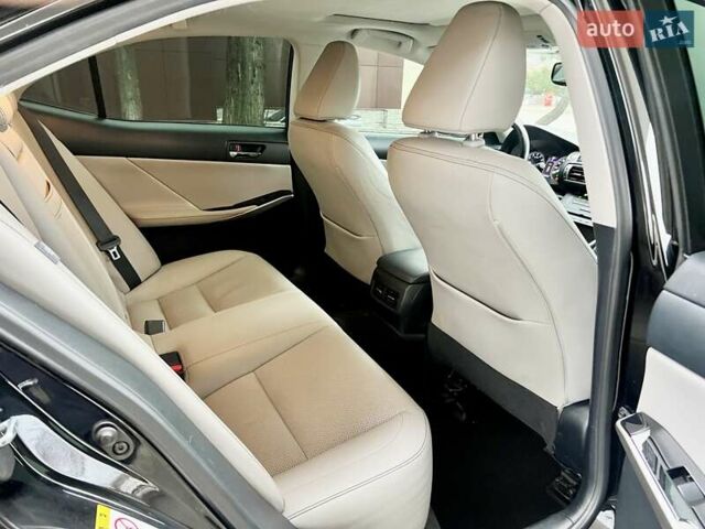 Чорний Лексус ІС, об'ємом двигуна 2.5 л та пробігом 195 тис. км за 14900 $, фото 22 на Automoto.ua