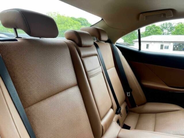 Черный Лексус ИС, объемом двигателя 2.5 л и пробегом 126 тыс. км за 10000 $, фото 15 на Automoto.ua