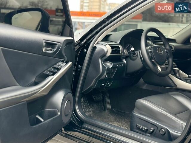 Чорний Лексус ІС, об'ємом двигуна 2.5 л та пробігом 213 тис. км за 17500 $, фото 18 на Automoto.ua