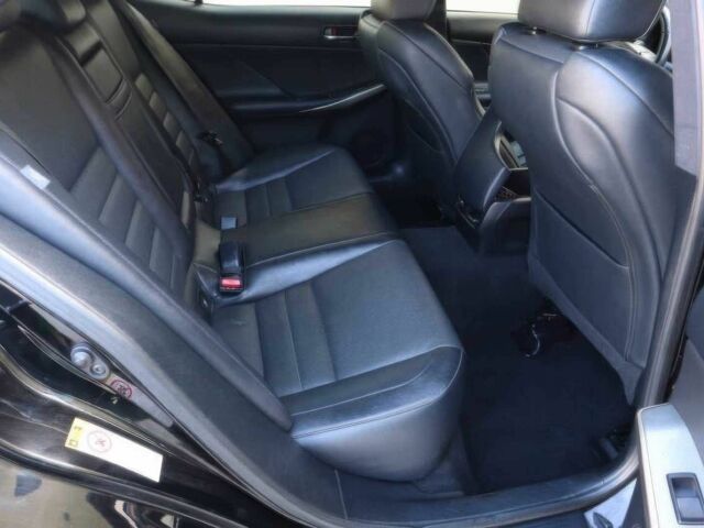 Черный Лексус ИС, объемом двигателя 2.5 л и пробегом 71 тыс. км за 4500 $, фото 11 на Automoto.ua