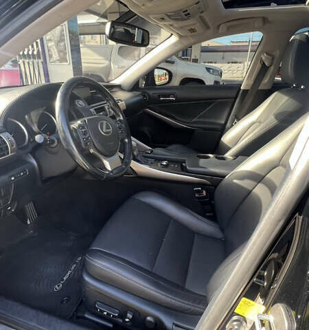 Черный Лексус ИС, объемом двигателя 2.5 л и пробегом 84 тыс. км за 20500 $, фото 5 на Automoto.ua