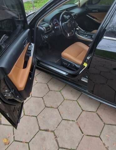 Черный Лексус ИС, объемом двигателя 2.5 л и пробегом 142 тыс. км за 16000 $, фото 4 на Automoto.ua