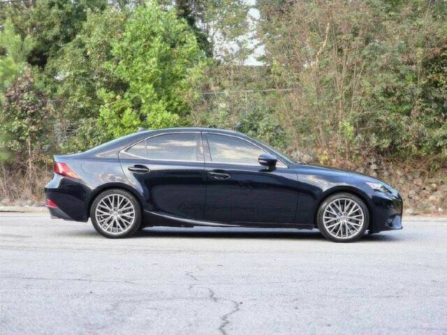 Чорний Лексус ІС, об'ємом двигуна 2 л та пробігом 71 тис. км за 15300 $, фото 7 на Automoto.ua