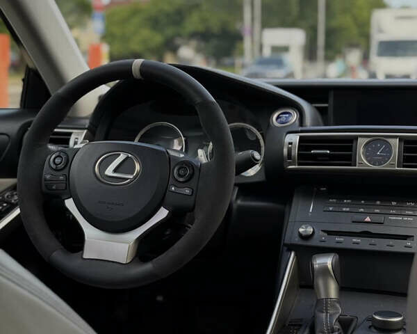 Черный Лексус ИС, объемом двигателя 2.49 л и пробегом 170 тыс. км за 18000 $, фото 7 на Automoto.ua