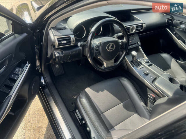 Чорний Лексус ІС, об'ємом двигуна 2 л та пробігом 72 тис. км за 18500 $, фото 2 на Automoto.ua