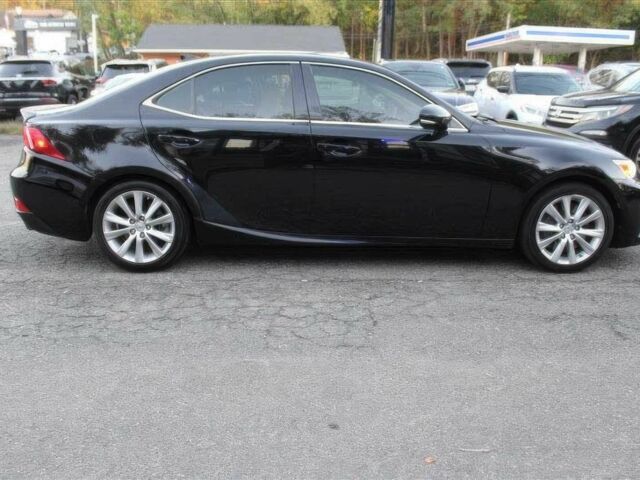 Черный Лексус ИС, объемом двигателя 2 л и пробегом 75 тыс. км за 11000 $, фото 3 на Automoto.ua