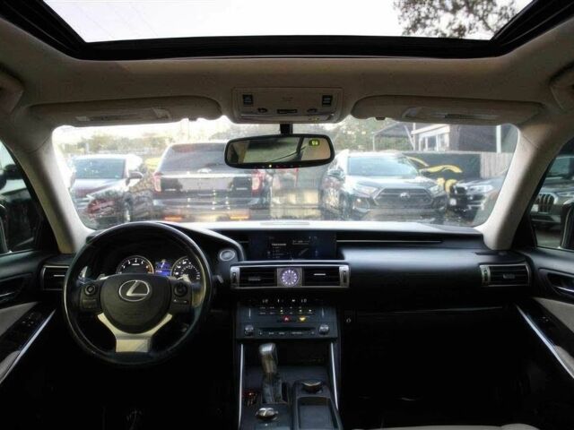 Черный Лексус ИС, объемом двигателя 2 л и пробегом 75 тыс. км за 11000 $, фото 7 на Automoto.ua