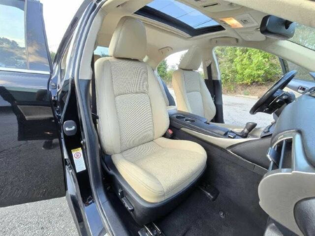 Чорний Лексус ІС, об'ємом двигуна 2 л та пробігом 71 тис. км за 15300 $, фото 10 на Automoto.ua