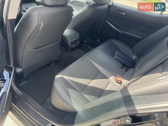 Черный Лексус ИС, объемом двигателя 2 л и пробегом 72 тыс. км за 18500 $, фото 19 на Automoto.ua