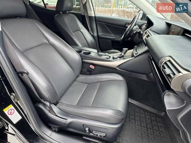 Черный Лексус ИС, объемом двигателя 2 л и пробегом 199 тыс. км за 15990 $, фото 10 на Automoto.ua