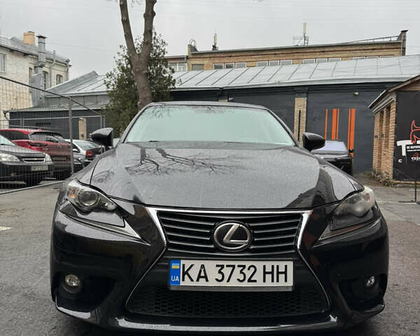 Черный Лексус ИС, объемом двигателя 2 л и пробегом 197 тыс. км за 17000 $, фото 3 на Automoto.ua