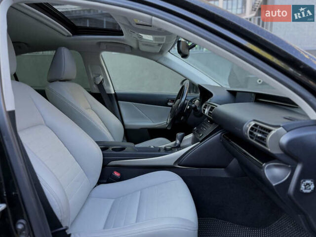 Черный Лексус ИС, объемом двигателя 2.49 л и пробегом 170 тыс. км за 17500 $, фото 11 на Automoto.ua