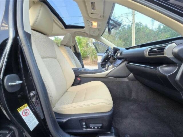 Чорний Лексус ІС, об'ємом двигуна 2 л та пробігом 71 тис. км за 15300 $, фото 9 на Automoto.ua