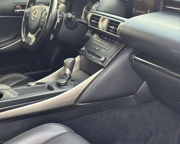 Черный Лексус ИС, объемом двигателя 2 л и пробегом 140 тыс. км за 18500 $, фото 11 на Automoto.ua