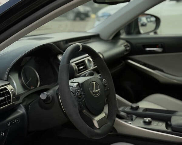 Черный Лексус ИС, объемом двигателя 2.49 л и пробегом 170 тыс. км за 18000 $, фото 8 на Automoto.ua
