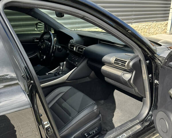 Чорний Лексус ІС, об'ємом двигуна 2 л та пробігом 80 тис. км за 19300 $, фото 8 на Automoto.ua