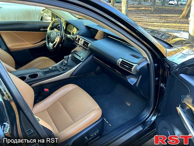 Чорний Лексус ІС, об'ємом двигуна 2 л та пробігом 9700 тис. км за 19800 $, фото 7 на Automoto.ua