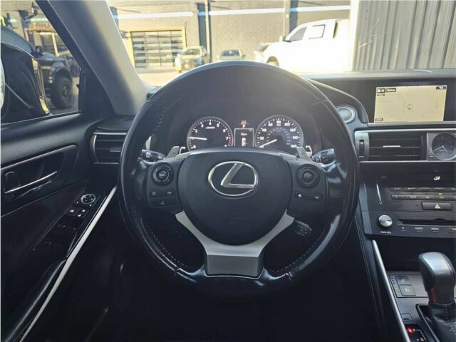 Чорний Лексус ІС, об'ємом двигуна 3.5 л та пробігом 80 тис. км за 7000 $, фото 10 на Automoto.ua