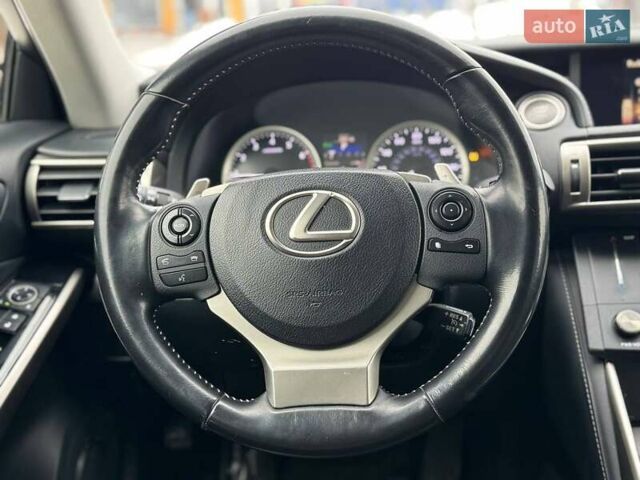 Черный Лексус ИС, объемом двигателя 2 л и пробегом 199 тыс. км за 15990 $, фото 13 на Automoto.ua