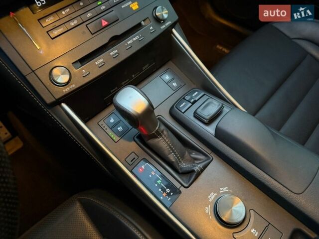 Чорний Лексус ІС, об'ємом двигуна 2 л та пробігом 160 тис. км за 17700 $, фото 17 на Automoto.ua