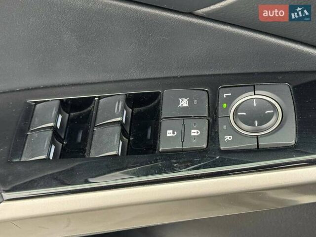 Черный Лексус ИС, объемом двигателя 2 л и пробегом 199 тыс. км за 15990 $, фото 16 на Automoto.ua