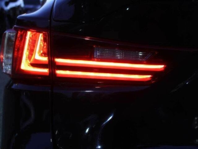 Черный Лексус ИС, объемом двигателя 2 л и пробегом 75 тыс. км за 11000 $, фото 12 на Automoto.ua