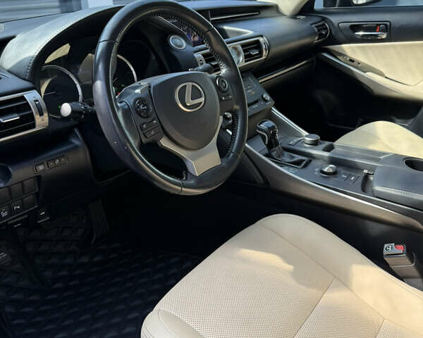 Чорний Лексус ІС, об'ємом двигуна 2 л та пробігом 76 тис. км за 21500 $, фото 8 на Automoto.ua