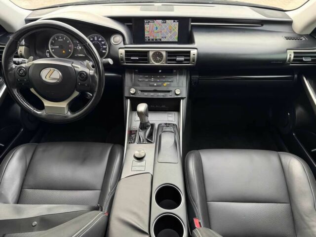 Черный Лексус ИС, объемом двигателя 3.5 л и пробегом 71 тыс. км за 11100 $, фото 6 на Automoto.ua
