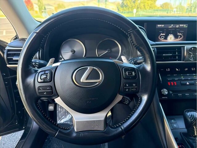 Черный Лексус ИС, объемом двигателя 3.5 л и пробегом 52 тыс. км за 15200 $, фото 7 на Automoto.ua