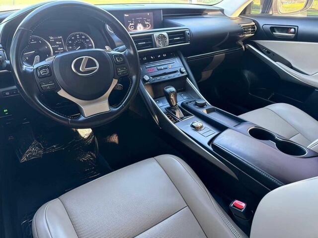 Черный Лексус ИС, объемом двигателя 3.5 л и пробегом 52 тыс. км за 15200 $, фото 5 на Automoto.ua