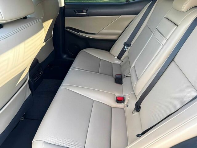 Черный Лексус ИС, объемом двигателя 3.5 л и пробегом 52 тыс. км за 15200 $, фото 10 на Automoto.ua