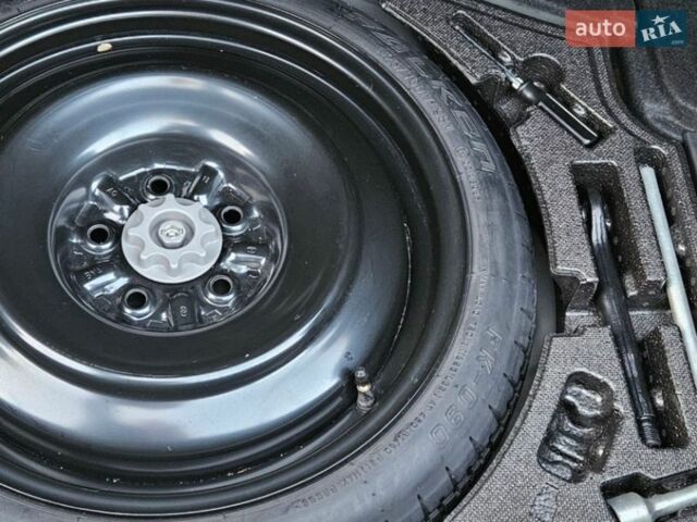 Чорний Лексус ІС, об'ємом двигуна 2 л та пробігом 98 тис. км за 26500 $, фото 50 на Automoto.ua