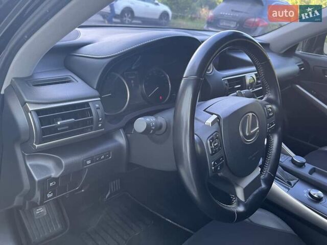 Черный Лексус ИС, объемом двигателя 2 л и пробегом 51 тыс. км за 29200 $, фото 5 на Automoto.ua