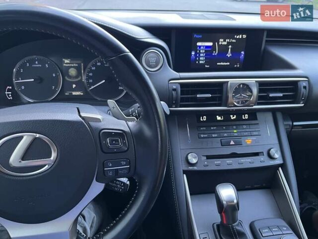 Черный Лексус ИС, объемом двигателя 2 л и пробегом 51 тыс. км за 29200 $, фото 18 на Automoto.ua