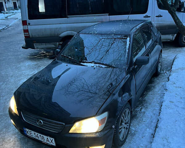 Чорний Лексус ІС, об'ємом двигуна 1.99 л та пробігом 324 тис. км за 4000 $, фото 2 на Automoto.ua