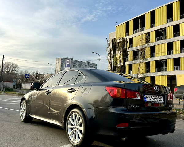 Коричневый Лексус ИС, объемом двигателя 2.5 л и пробегом 169 тыс. км за 10800 $, фото 2 на Automoto.ua