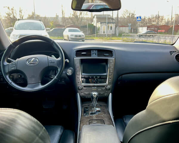 Коричневый Лексус ИС, объемом двигателя 2.5 л и пробегом 169 тыс. км за 10800 $, фото 7 на Automoto.ua