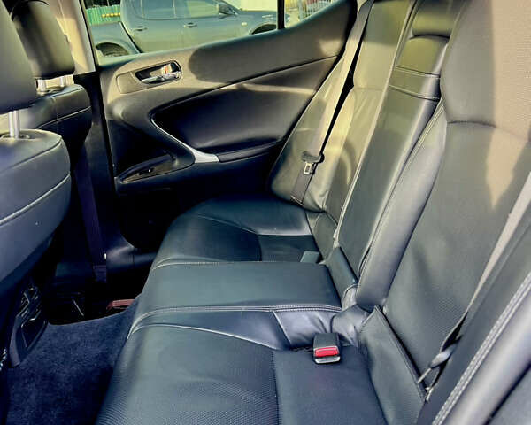 Коричневый Лексус ИС, объемом двигателя 2.5 л и пробегом 169 тыс. км за 10800 $, фото 10 на Automoto.ua