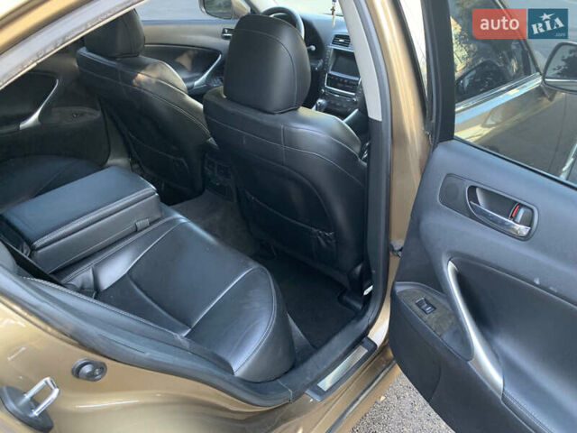 Коричневий Лексус ІС, об'ємом двигуна 2.5 л та пробігом 71 тис. км за 13900 $, фото 8 на Automoto.ua