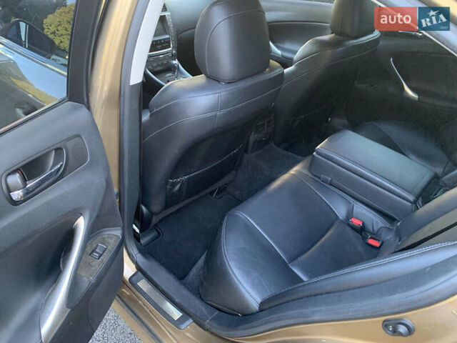 Коричневий Лексус ІС, об'ємом двигуна 2.5 л та пробігом 71 тис. км за 13900 $, фото 6 на Automoto.ua