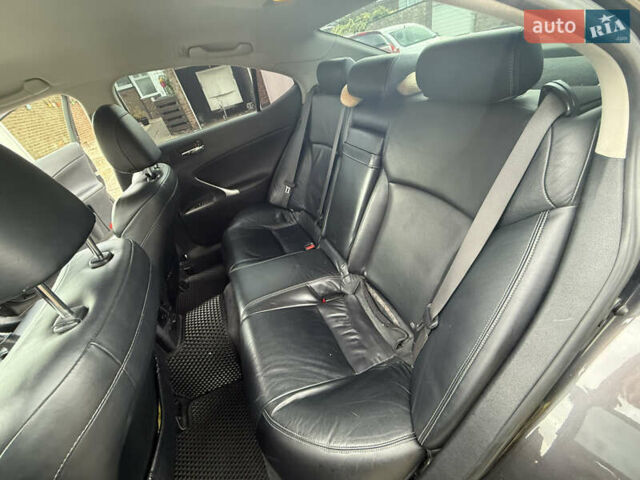 Коричневий Лексус ІС, об'ємом двигуна 2.23 л та пробігом 270 тис. км за 9430 $, фото 24 на Automoto.ua