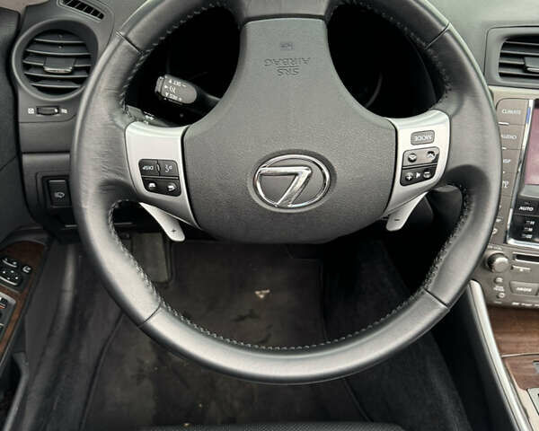 Красный Лексус ИС, объемом двигателя 2.5 л и пробегом 220 тыс. км за 16500 $, фото 27 на Automoto.ua