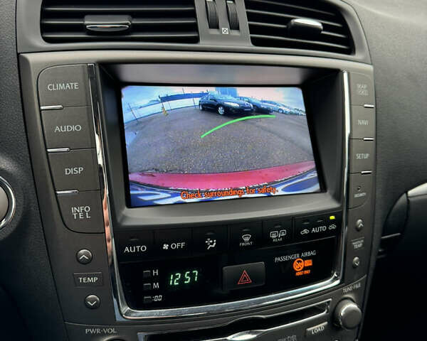 Красный Лексус ИС, объемом двигателя 2.5 л и пробегом 220 тыс. км за 16500 $, фото 81 на Automoto.ua